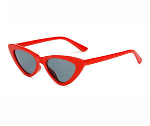 2018 small cateye triangle cute sexy retro cateye sunglasses women small black white vintage cheap sun glasses oculos de sol